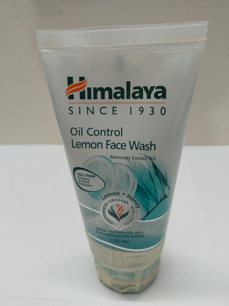Himalaya Oil Clear Lemon Face Wash